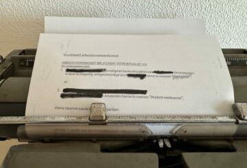 Foto contract typewriter