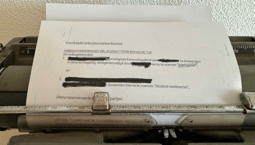 Foto contract typewriter